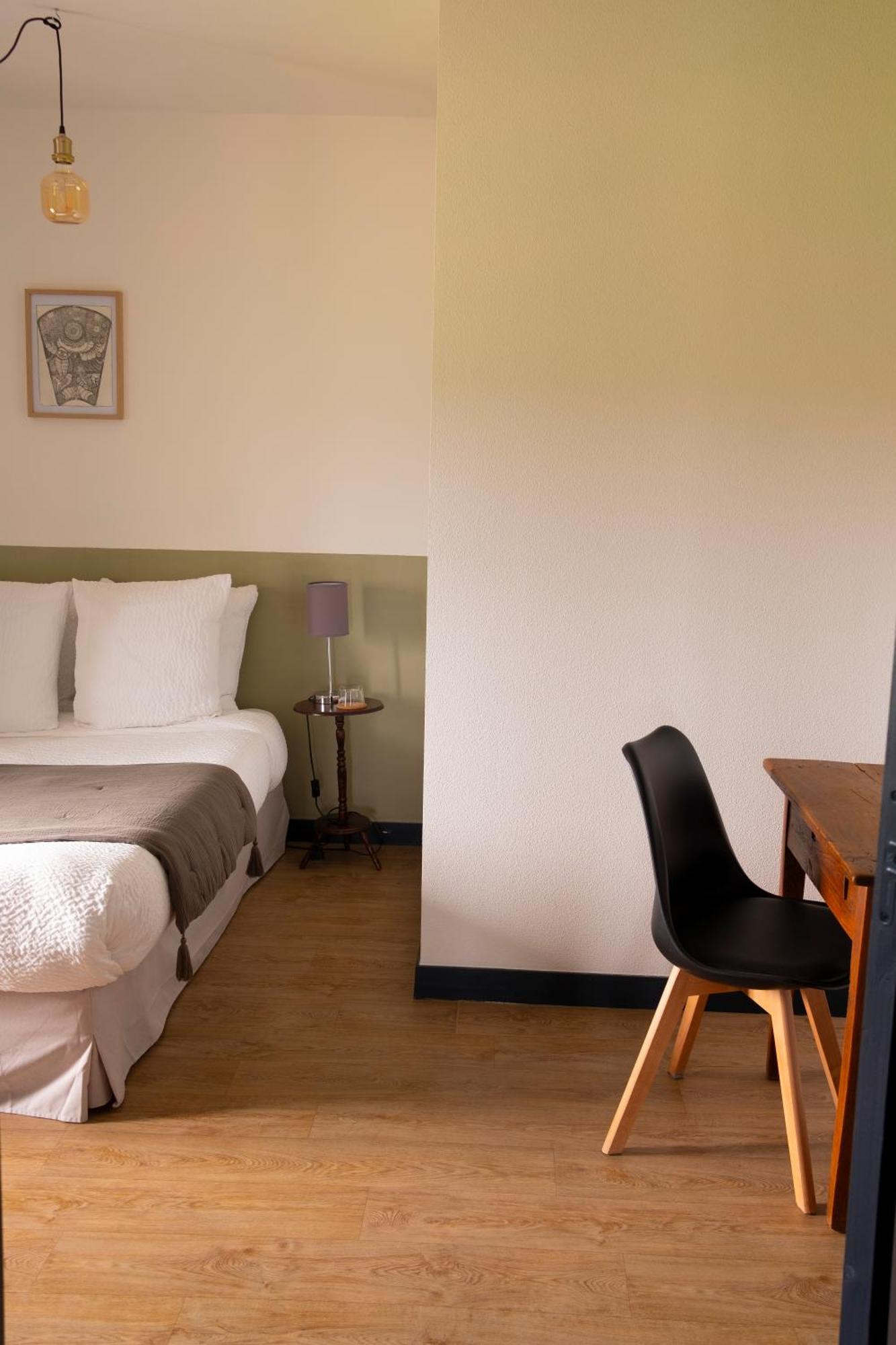 Saint-Pierre-Duchamp L'Auberge Du Campos מראה חיצוני תמונה